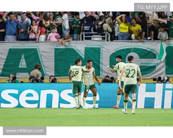 欧联杯最新比分回顾 各大劲旅争夺激烈 确定晋级形势 - 副本 (4)