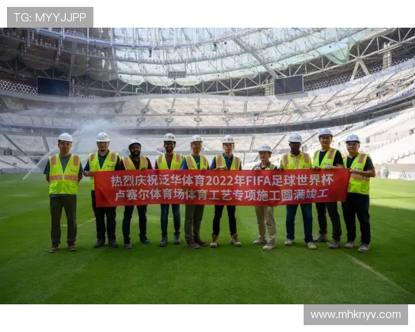 聚焦世界杯草坪专家访谈揭秘绿茵场养护背后的科技与匠心创新实践之道 - 副本 (2)