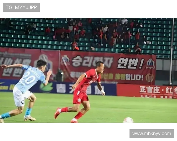 中甲赛季焦点战：各队争夺升级名额激烈对决，比赛精彩纷呈 - 副本 - 副本